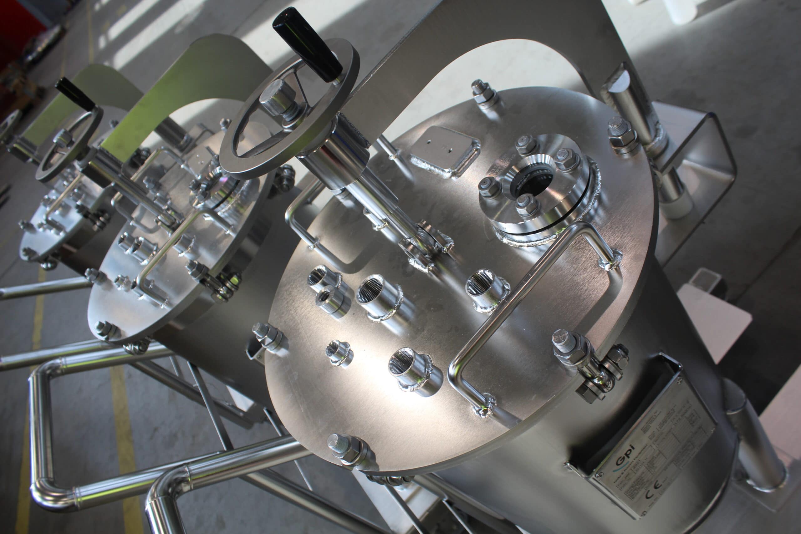 Idealna kopia zbiorników ciśnieniowych w drodze na Śląsk