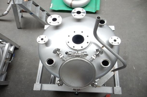 40 zbiorników z mieszadłami