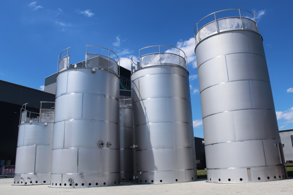 16 stainless steel tanks for chemicals to Dürr Systems Gpi Tanks
