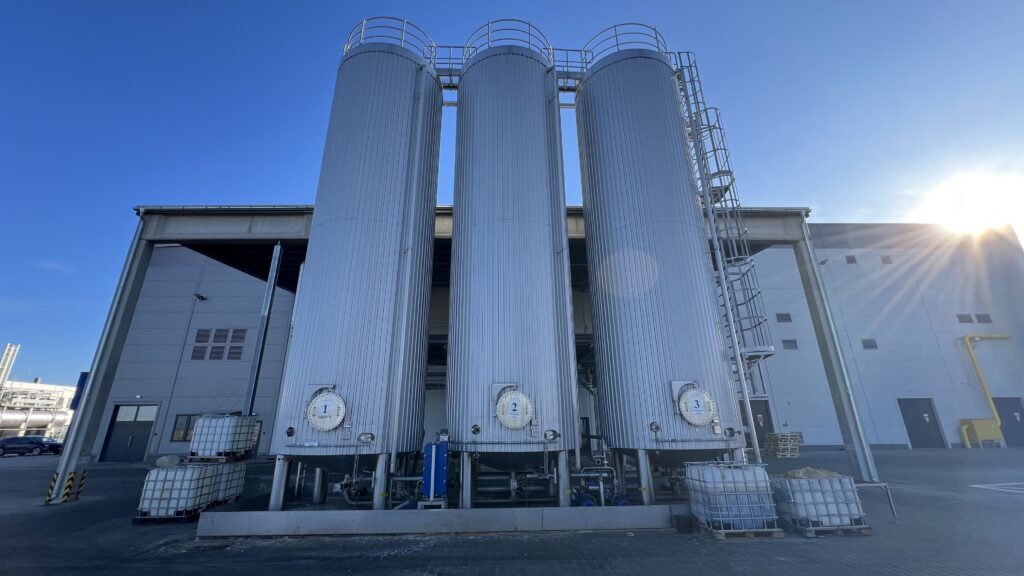 Samenwerking tussen Mavitec en Gpi Tanks Poland rondom de bouw van roestvaststalen tanks voor de verwerking van dierlijke bijproducten